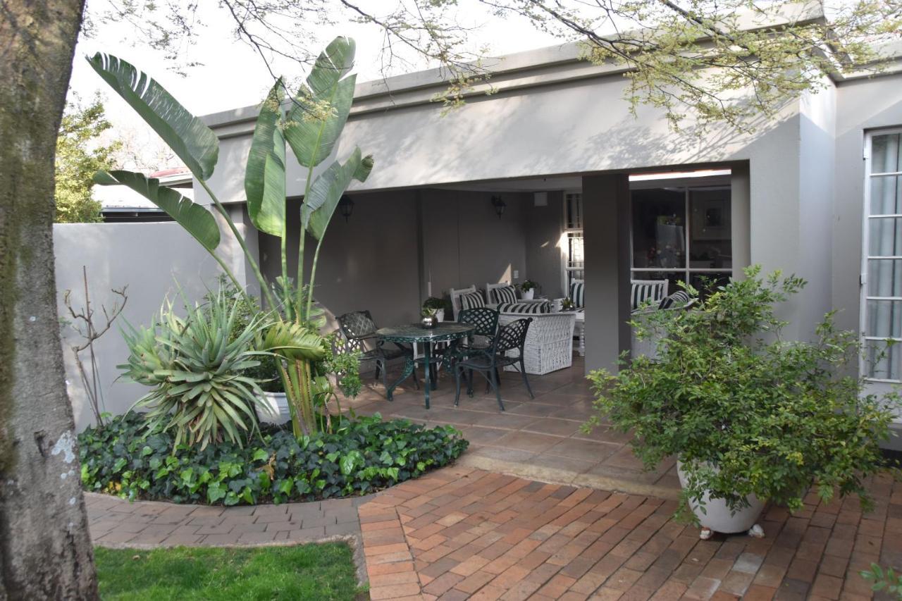 Rosebank Lodge Guesthouse By Claires جوهانسبورغ المظهر الخارجي الصورة