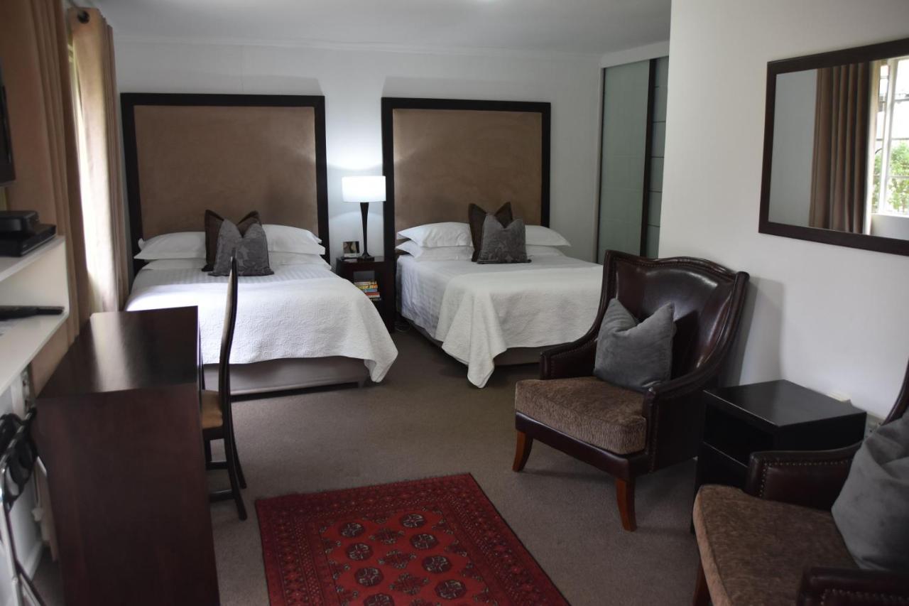 Rosebank Lodge Guesthouse By Claires جوهانسبورغ المظهر الخارجي الصورة