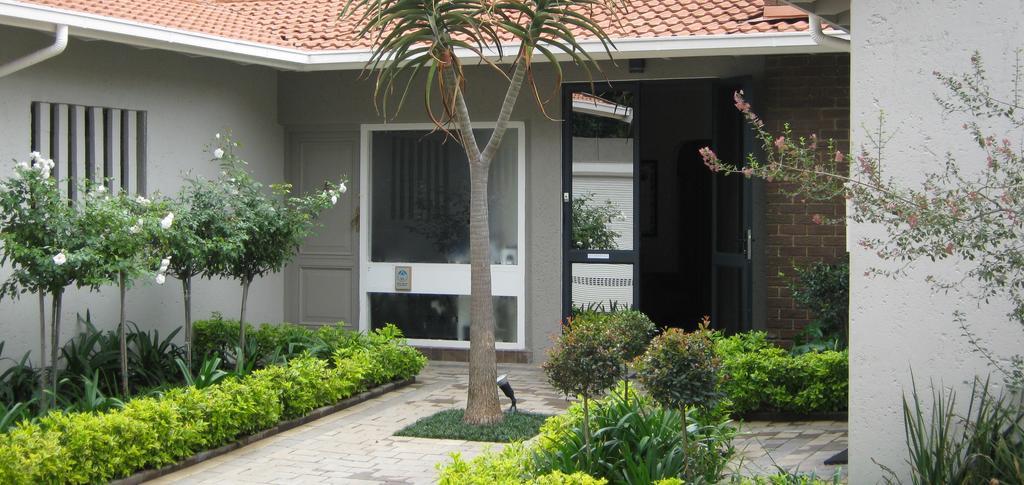 Rosebank Lodge Guesthouse By Claires جوهانسبورغ المظهر الخارجي الصورة