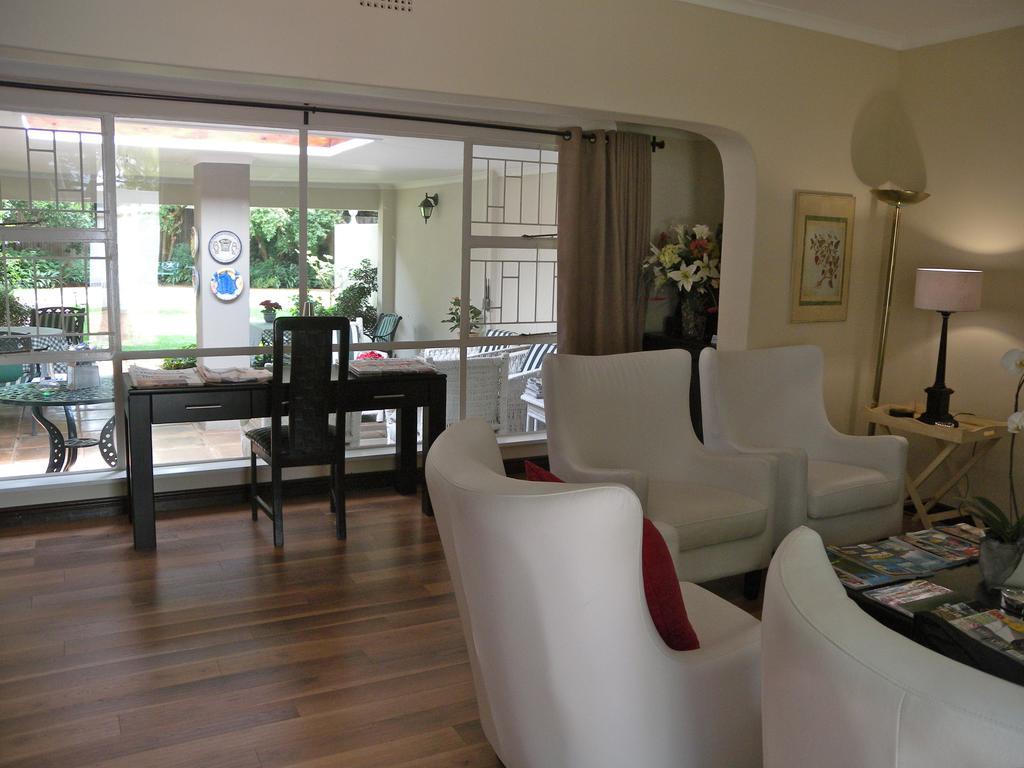 Rosebank Lodge Guesthouse By Claires جوهانسبورغ المظهر الخارجي الصورة