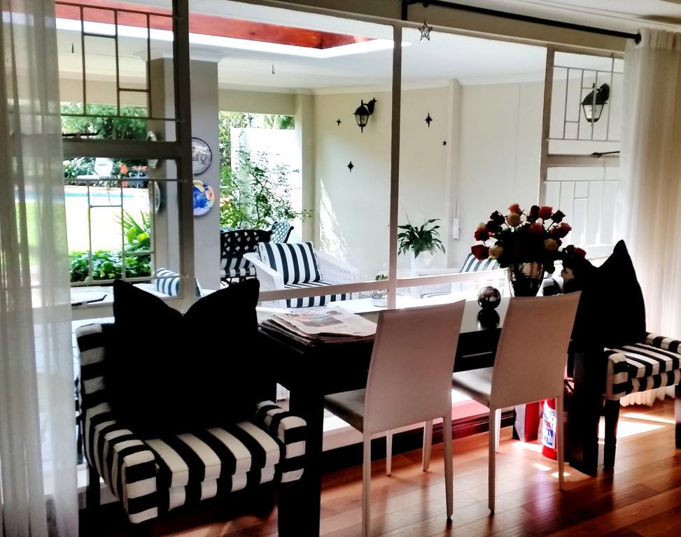 Rosebank Lodge Guesthouse By Claires جوهانسبورغ المظهر الخارجي الصورة
