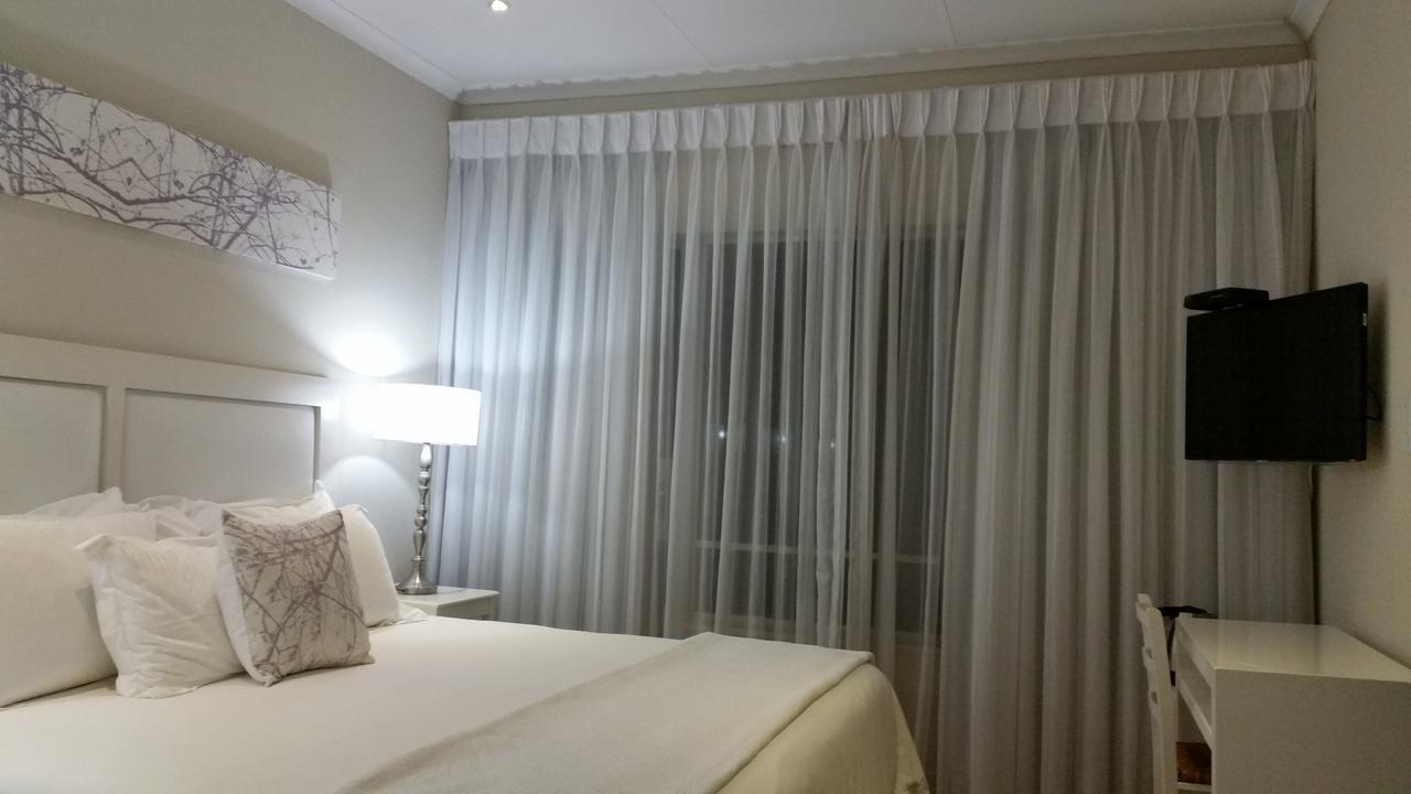 Rosebank Lodge Guesthouse By Claires جوهانسبورغ المظهر الخارجي الصورة