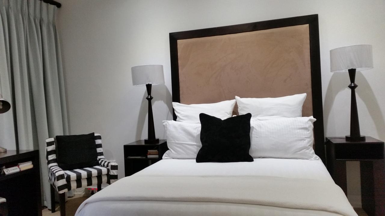 Rosebank Lodge Guesthouse By Claires جوهانسبورغ المظهر الخارجي الصورة