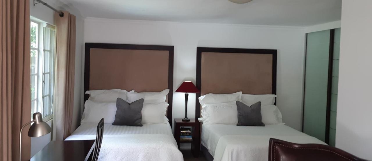 Rosebank Lodge Guesthouse By Claires جوهانسبورغ المظهر الخارجي الصورة